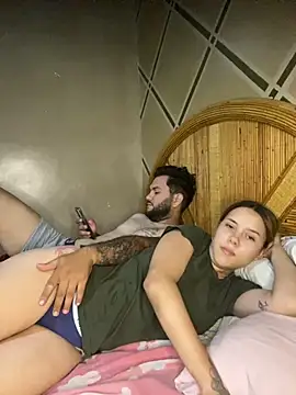 Snapshot of coupleyys chatting on 10.30.25 coupleyys online show from 10.30.25