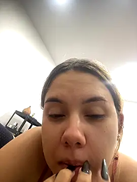 Snapshot of coupleyys chatting on 11.09.25 coupleyys online show from 11.09.25