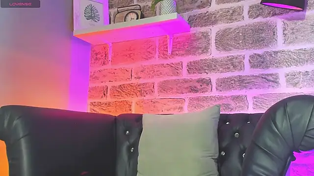 kevinn blue1 online show from 11.04.25