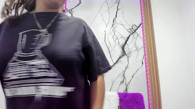 Snapshot of Bonnie_tucci1 chatting on 10.24.25 Bonnie tucci1 online show from 10.24.25