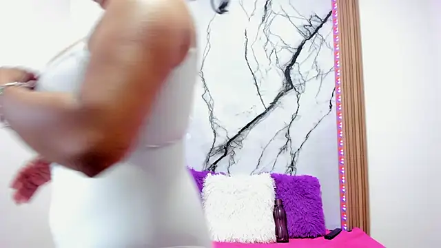 Snapshot of Bonnie_tucci1 chatting on 10.27.25 Bonnie tucci1 online show from 10.27.25