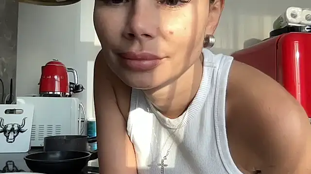 Snapshot of Orlinah chatting on 10.01.25 Orlinah online show from 10.01.25