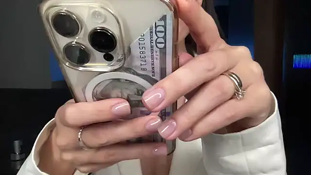 Snapshot of Orlinah chatting on 10.03.25 Orlinah online show from 10.03.25