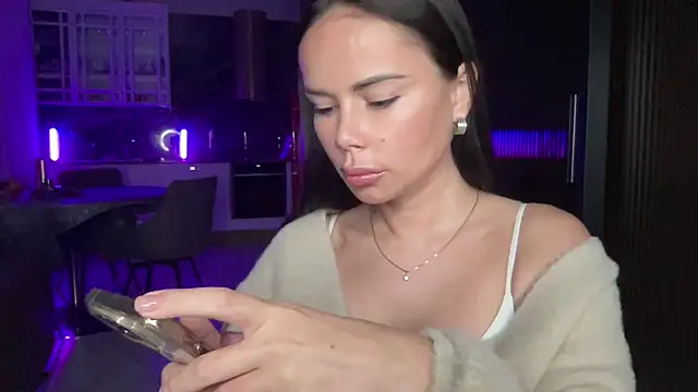 Snapshot of Orlinah chatting on 10.15.25 Orlinah online show from 10.15.25