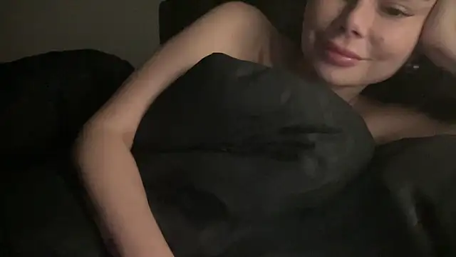 Snapshot of Orlinah chatting on 11.08.25 Orlinah online show from 11.08.25