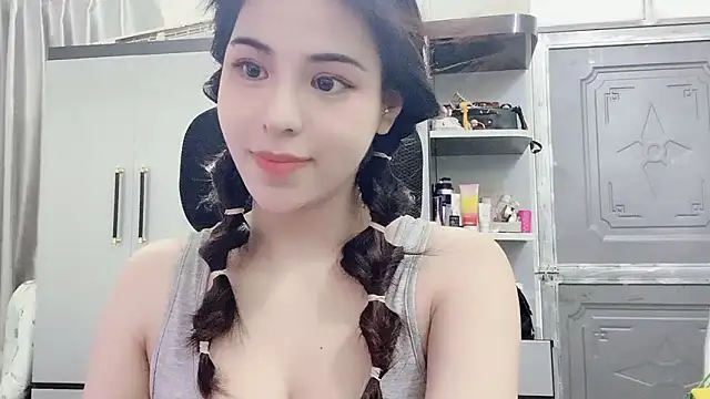 Yang 9099 online show from 09.20.25