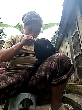 Luyen004 online show from 04.20.26