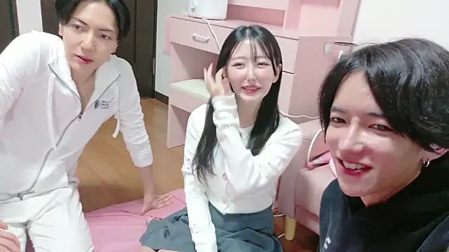 Snapshot of komei_abe chatting on 11.11.25 komei abe online show from 11.11.25