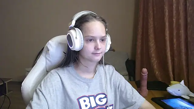 Snapshot of SharybbFace chatting on 10.03.25 SharybbFace online show from 10.03.25