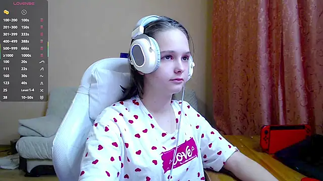 Snapshot of SharybbFace chatting on 11.01.25 SharybbFace online show from 11.01.25