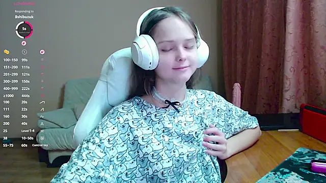 Snapshot of SharybbFace chatting on 11.06.25 SharybbFace online show from 11.06.25