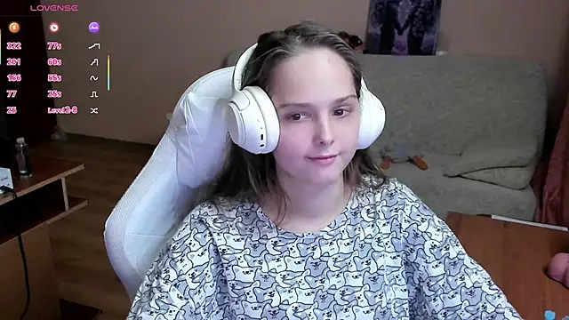 Snapshot of SharybbFace chatting on 11.11.25 SharybbFace online show from 11.11.25