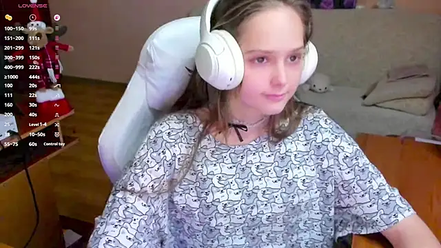 Snapshot of SharybbFace chatting on 11.12.25 SharybbFace online show from 11.12.25