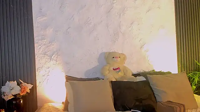 Snapshot of joselin_rouse chatting on 10.21.25 joselin rouse online show from 10.21.25