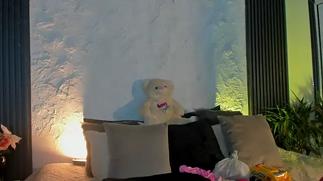 Snapshot of joselin_rouse chatting on 11.04.25 joselin rouse online show from 11.04.25