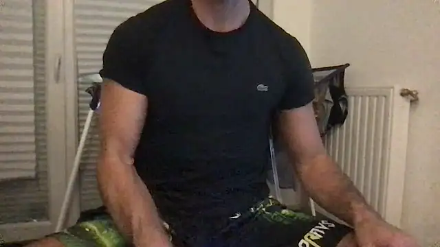 Snapshot of flambeur93 chatting on 10.12.25 flambeur93 online show from 10.12.25