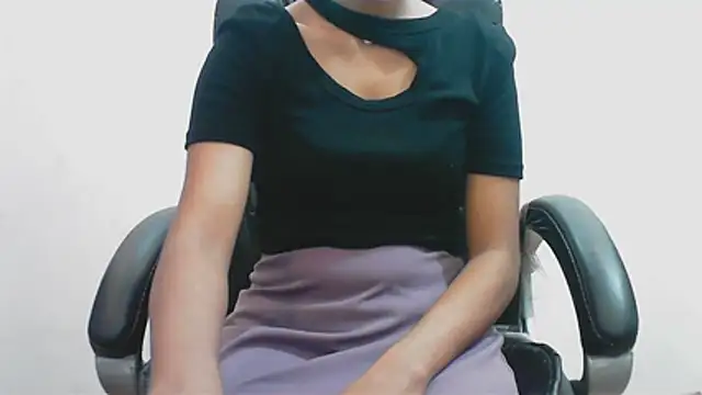 short girl  online show from 05.19.26
