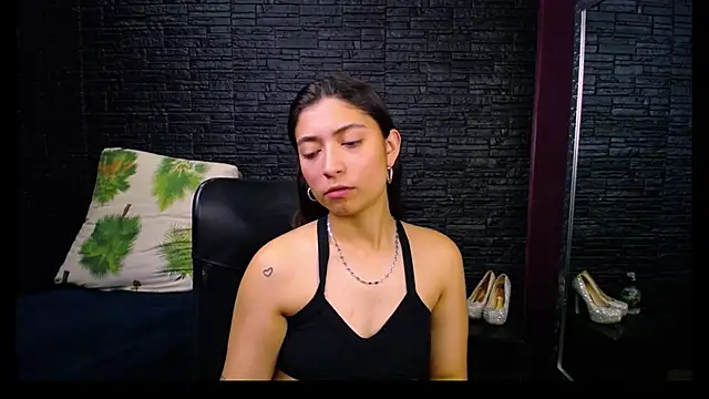 Lizzie Collin online show from 10.23.25