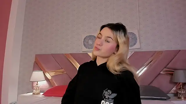 ChloeLaurentt online show from 12.03.25