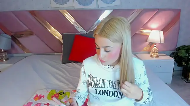 ChloeLaurentt online show from 12.21.25