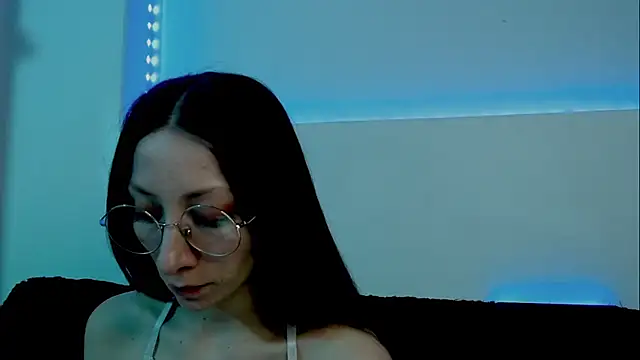 Nia Diaz online show from 09.17.25