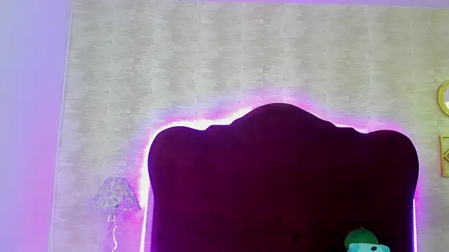 Snapshot of LaylaaDoll chatting on 10.02.25 LaylaaDoll online show from 10.02.25