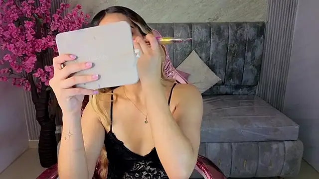 lilith4 s online show from 10.22.25