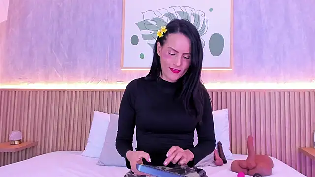 Coco-balenciaga online show from 10.22.25