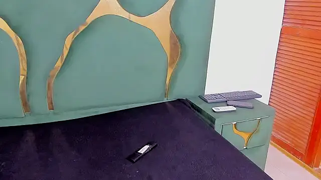 angelkyraasm online show from 11.30.25