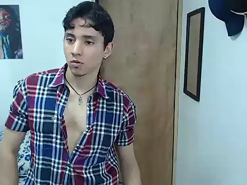 Snapshot of your_boy_hot chatting on 09.24.25 your boy hot online show from 09.24.25