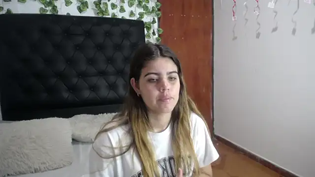 Snapshot of isabel_09 chatting on 02.27.26 isabel 09 online show from 02.27.26