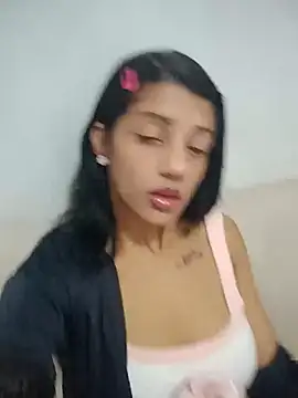 Snapshot of divinabb chatting on 10.25.25 divinabb online show from 10.25.25