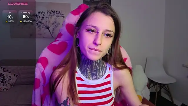 Snapshot of LilithPoison chatting on 10.03.25 LilithPoison online show from 10.03.25