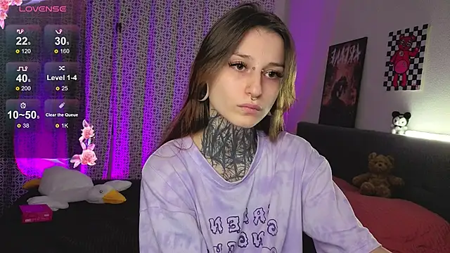 Snapshot of LilithPoison chatting on 10.08.25 LilithPoison online show from 10.08.25