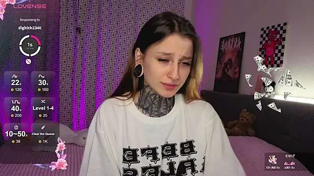 Snapshot of LilithPoison chatting on 10.11.25 LilithPoison online show from 10.11.25