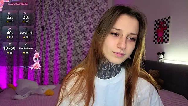 Snapshot of LilithPoison chatting on 10.19.25 LilithPoison online show from 10.19.25