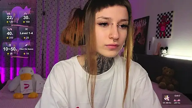 Snapshot of LilithPoison chatting on 11.01.25 LilithPoison online show from 11.01.25