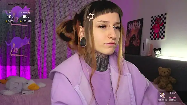 Snapshot of LilithPoison chatting on 11.08.25 LilithPoison online show from 11.08.25