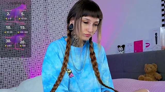 LilithPoison online show from 01.10.26