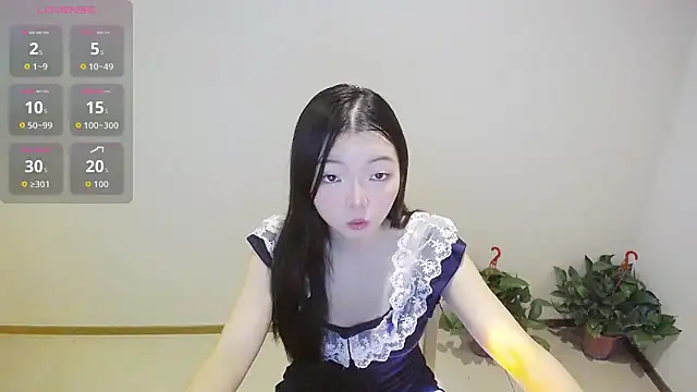 Momo-6 online show from 10.02.25