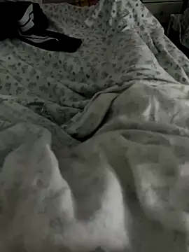 Snapshot of Iuny_21 chatting on 09.22.25 Iuny 21 online show from 09.22.25