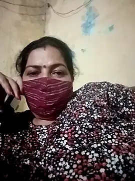 Snapshot of Love-890 chatting on 09.28.25 Love-890 online show from 09.28.25