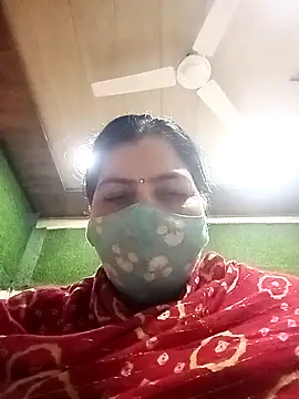 Snapshot of Love-890 chatting on 10.05.25 Love-890 online show from 10.05.25