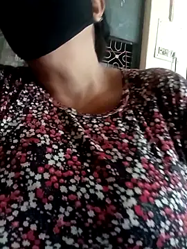 Snapshot of Love-890 chatting on 10.06.25 Love-890 online show from 10.06.25