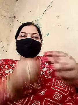 Snapshot of Love-890 chatting on 10.11.25 Love-890 online show from 10.11.25