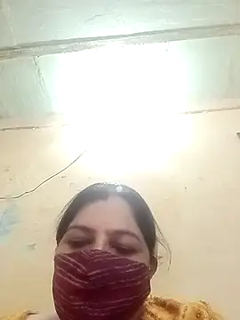 Snapshot of Love-890 chatting on 10.16.25 Love-890 online show from 10.16.25