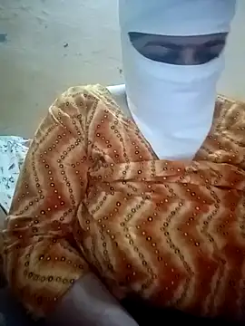 Snapshot of Love-890 chatting on 10.17.25 Love-890 online show from 10.17.25