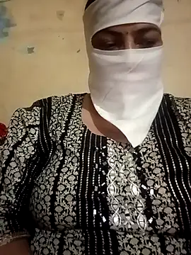 Snapshot of Love-890 chatting on 10.17.25 Love-890 online show from 10.17.25