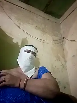 Snapshot of Love-890 chatting on 10.18.25 Love-890 online show from 10.18.25