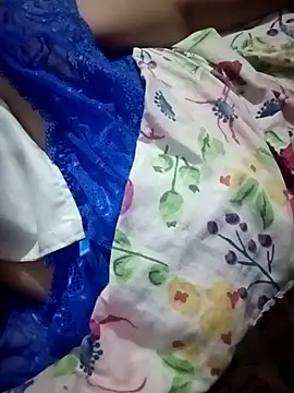 Snapshot of Love-890 chatting on 10.26.25 Love-890 online show from 10.26.25